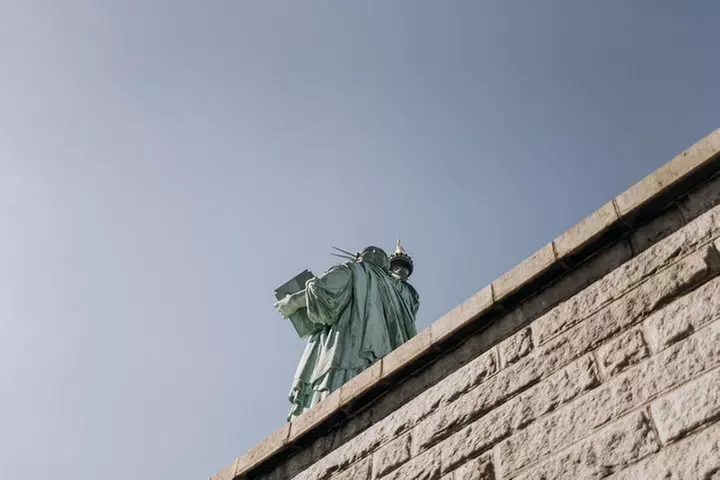 Statue of Liberty and Ellis Island Guided Tour with Ferry