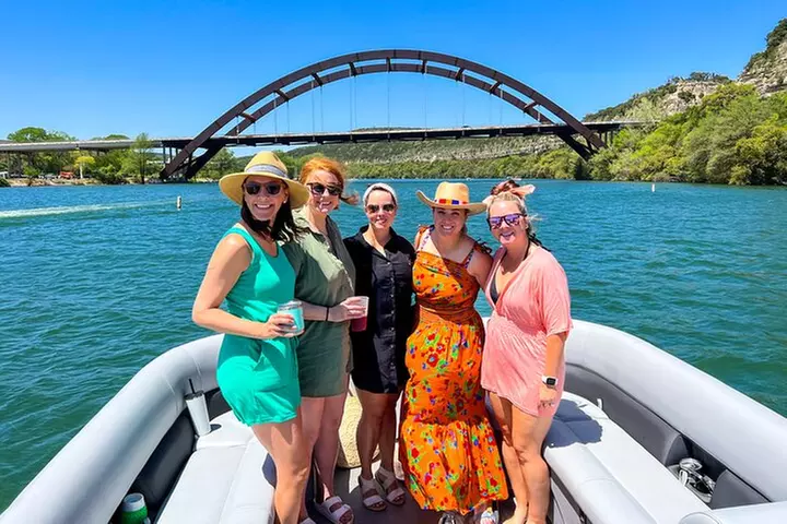 Private Lake Austin Boat Cruise: 2-Hour, Fully Shaded (Up to 13)