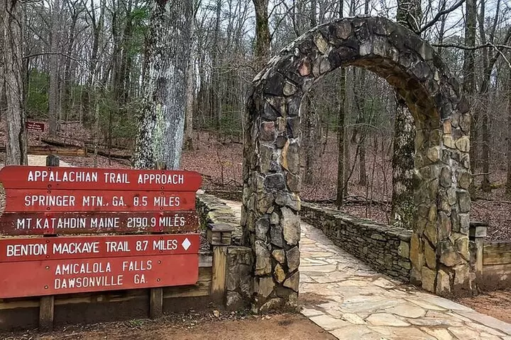 Full Day Tour from Atlanta to Amicalola Falls and Blue Ridge