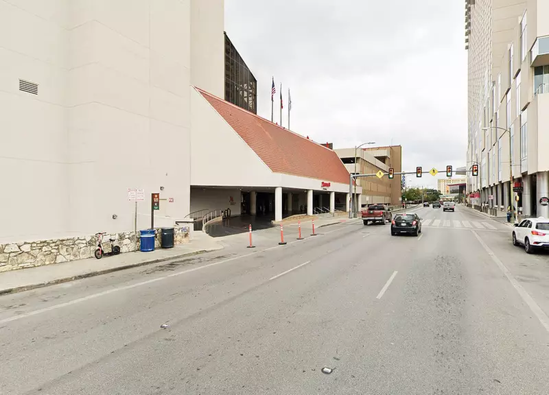 Parking at San Antonio Marriott Riverwalk - Valet Kiosk
