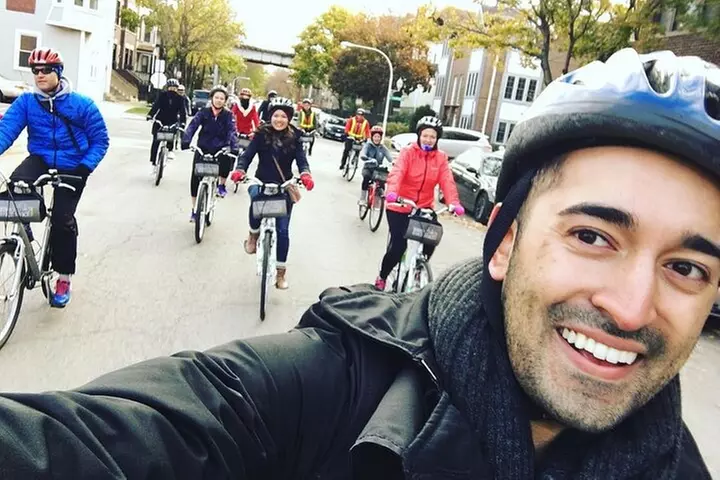 Bike Tour of Chicago's Lakefront Neighborhoods - Primary Image