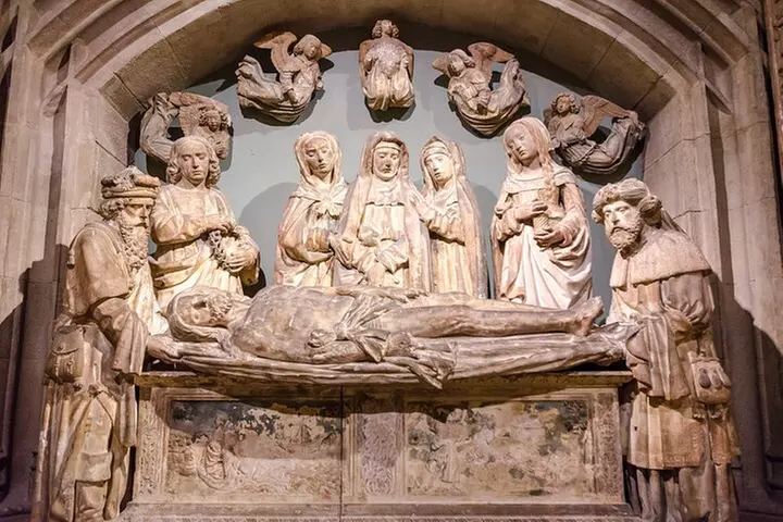 Skip the line Met Cloisters and Fifth Avenue Tour by Car - Primary Image