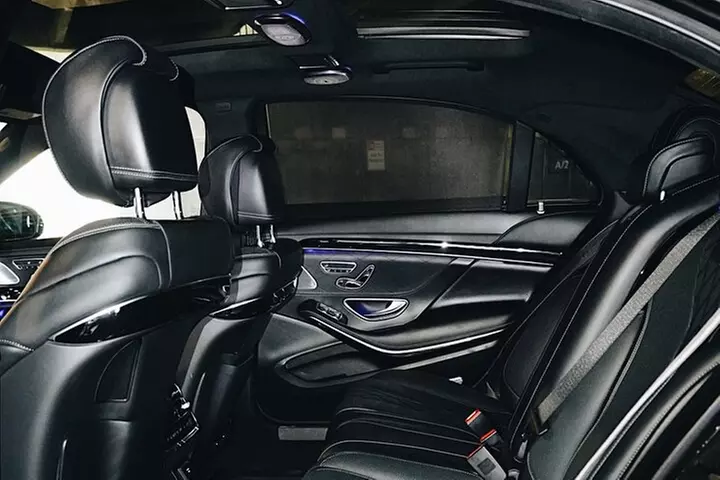 Seattle Arrival Chauffeur Driven Airport Transport