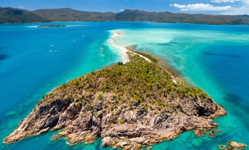 Image 5: Full-Day Whitsunday Sail and Snorkel Adventure with Lunch