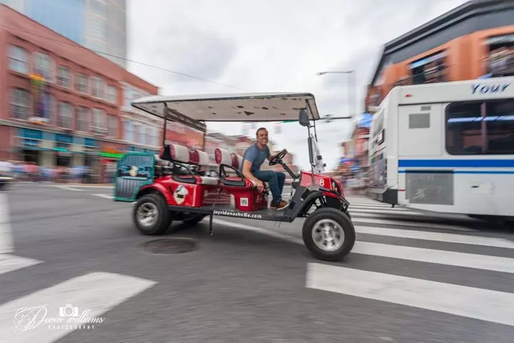 Explore the City of Nashville Sightseeing Tour by Golf Cart