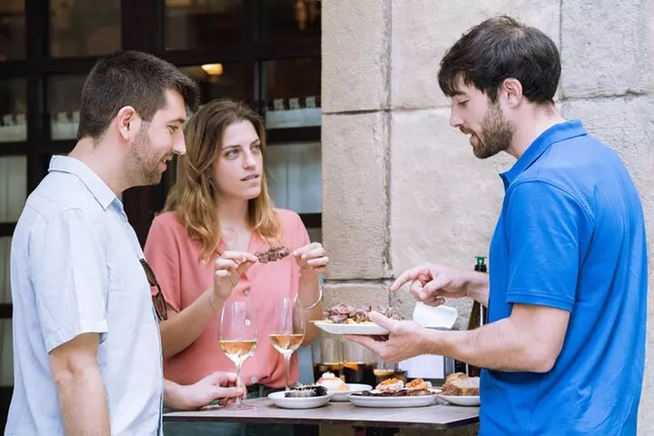 Tour a pie por San Sebastián con pintxo y opción de bebida