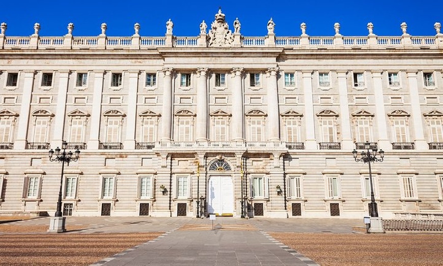 Image 1: Tour a Pie por Madrid con Entrada sin Colas al Palacio Real.