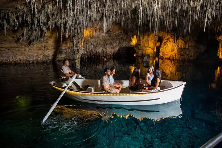 Medio Día a las Cuevas del Drach con Paseo en Barco y Concierto.