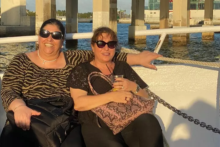 Miami: Biscayne Bay Star Island Sightseeing Cruise+Miami Skyline