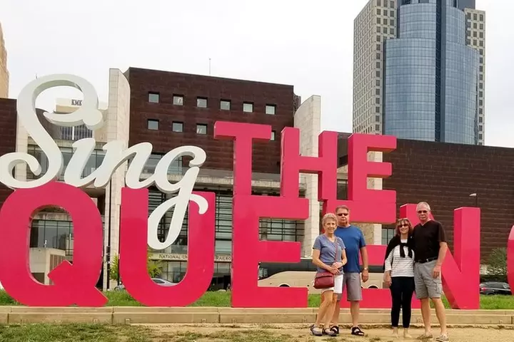 Top 10 Sites + Bites of Cincinnati Tour with Riverside Food Tours