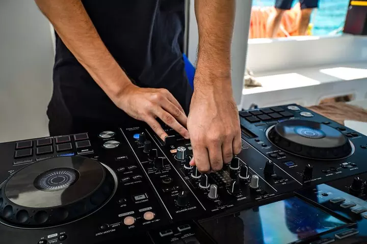 Catamaran Booze Party With Open Bar in Cancun - Primary Image