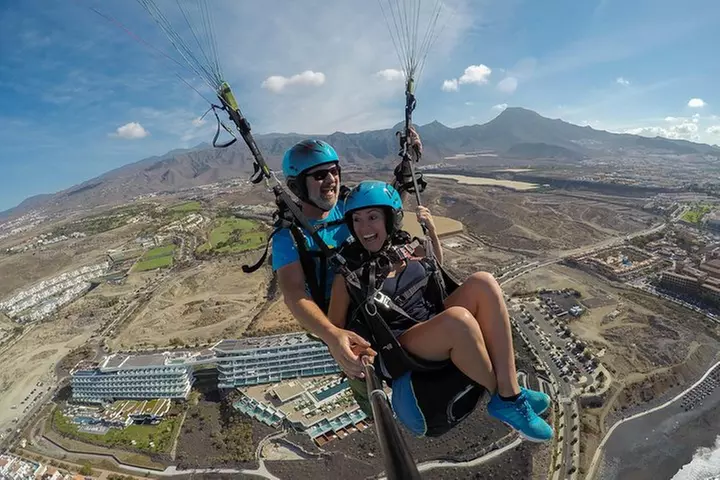 Acro Aventura de Parapente en Costa Adeje con Recogida GRATIS !!