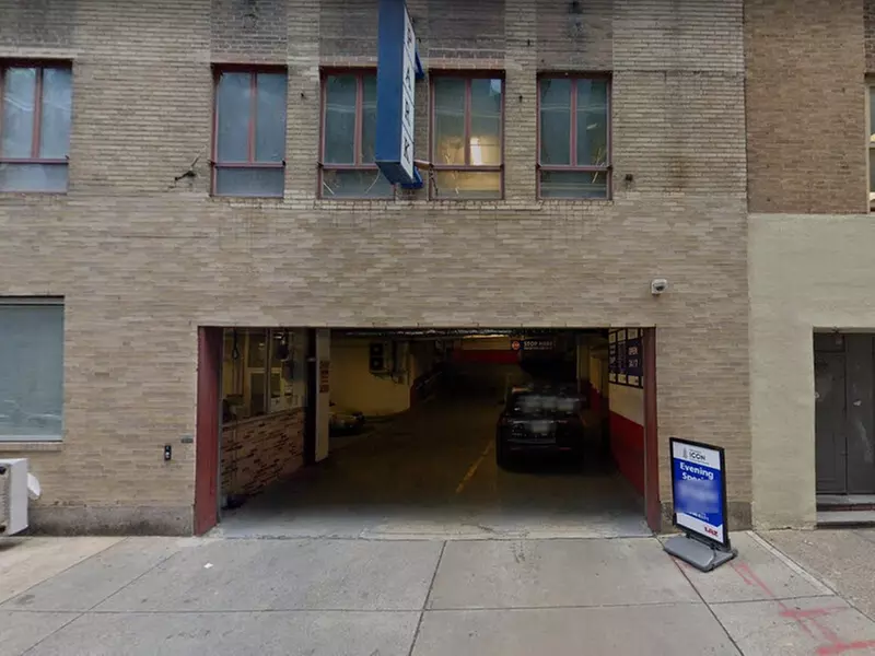 Parking at Icon Apartments Garage - Valet - Second Medium
