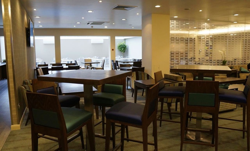 Image 11: ✈ ROYAUME-UNI | Londres - Holiday Inn Express Earls Court & Harry P...