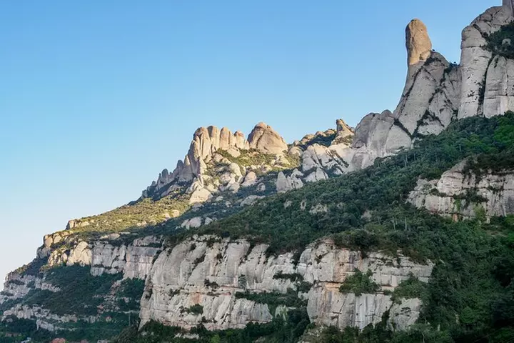 Tour de 5 horas por Montserrat: naturaleza, historia y arte desde Barcelona - Second Medium
