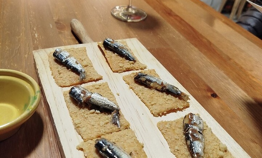 Image 9: Cata de vinos y tapas premium en Alicante