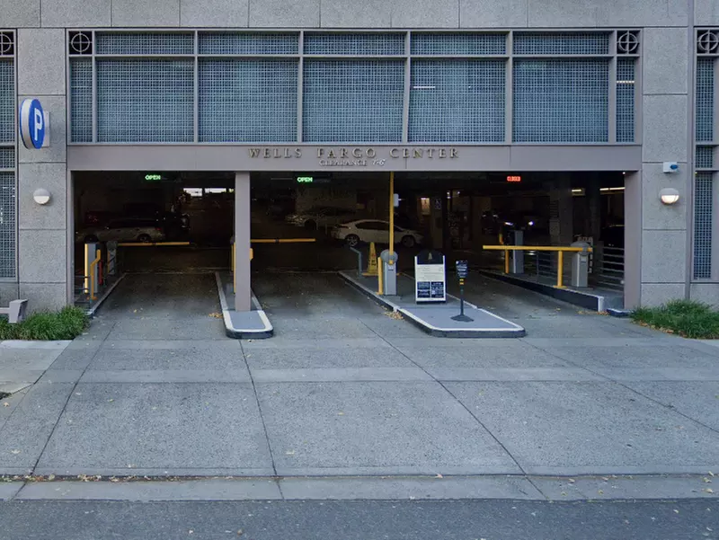 Parking at 400 Capitol Mall