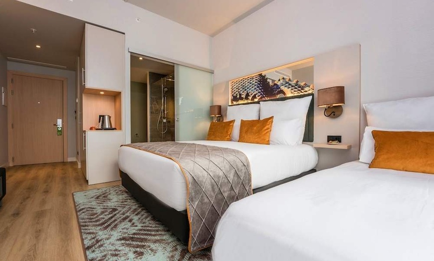 Image 26: ✈ SPANIEN | Barcelona - Leonardo Royal Hotel Barcelona Fira 4*, 2 N...