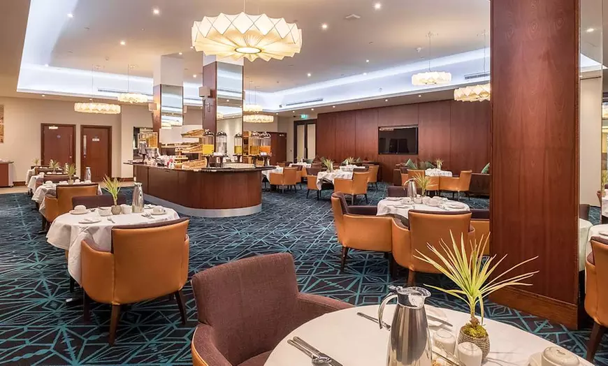Image 1: ✈ REGNO UNITO | Londra - City Sleeper at Royal National Hotel 3* - ...
