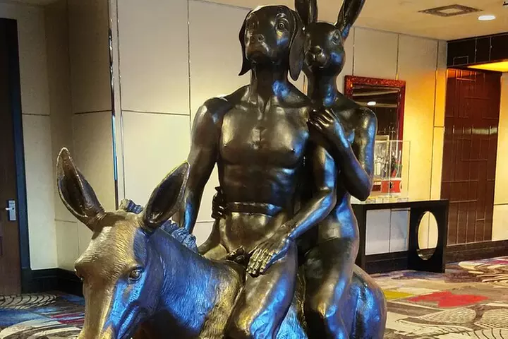 Must-See Spots Vegas Strip Walking Tour