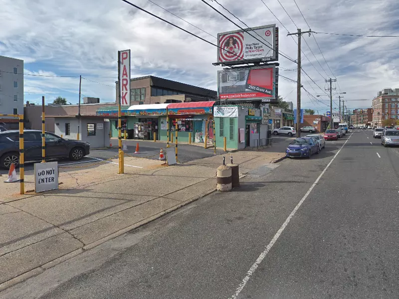 Parking at 918 Washington Ave. Lot