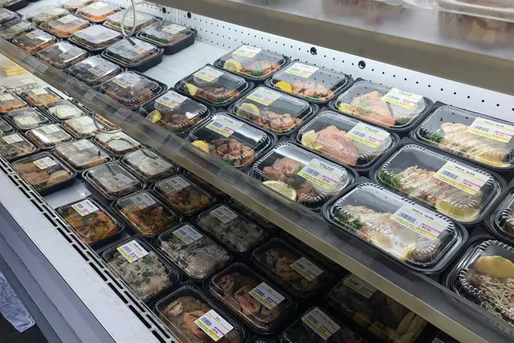 Hawaiian Food Tour by Bike in Oahu