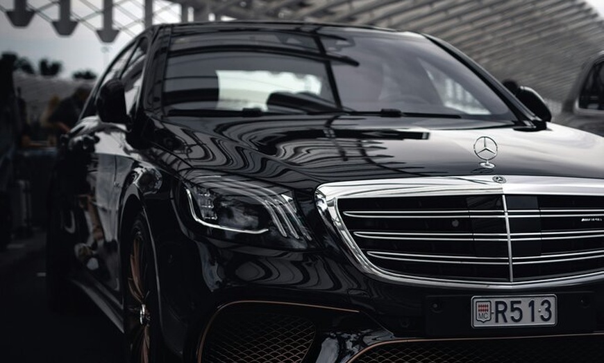 Image 7: London / Heathrow To/From Bristol Private Transfer Meet and Greet