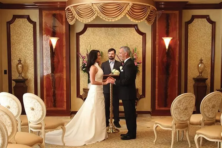 Get Married In Vegas Wedding Officiant