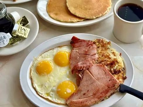 5% Cash Back at Alexander's Restaurant