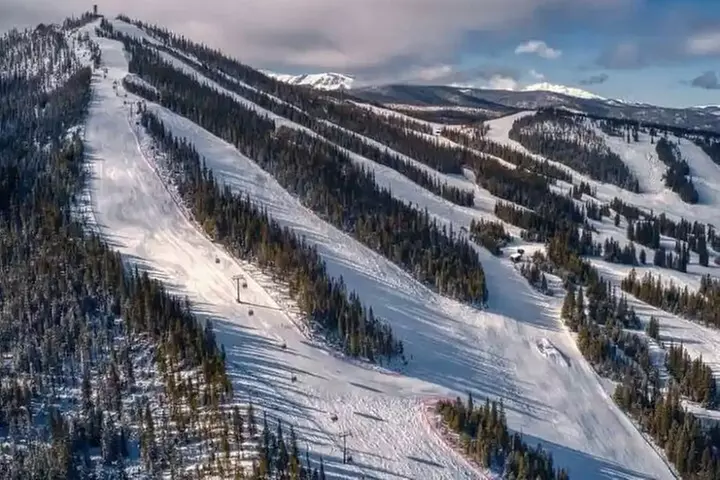 Private Transfer Denver Airport DEN to Hot Ski Resorts