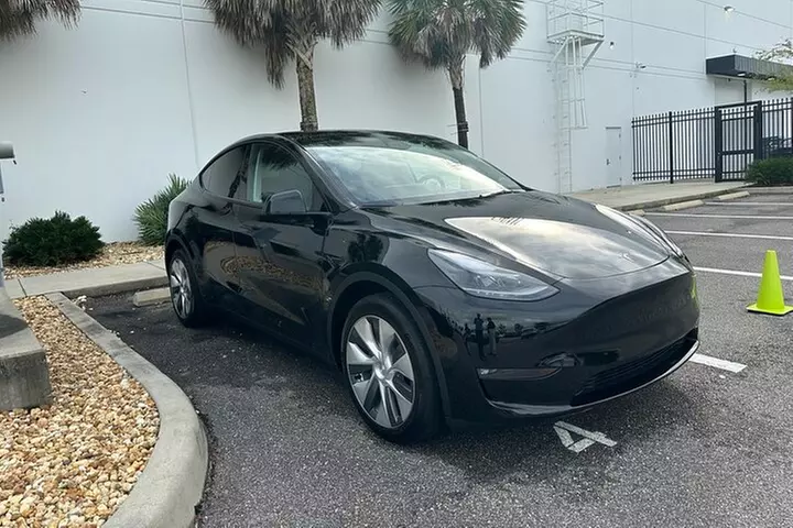 Orlando Airport MCO to Port Canaveral Luxury Sedan