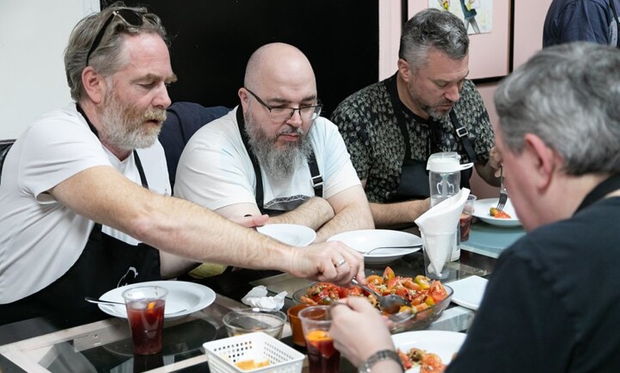 Image 19: Clase de Paella y Sangria con Tapas y Visita al Mercado