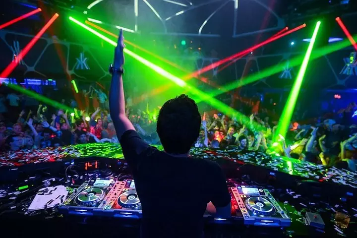 New York City Nightclub Tour - Second Medium