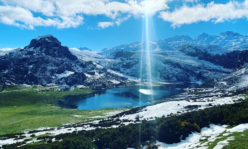 Image 1: Tour Privado a Lagos de Covadonga en Coche desde Oviedo y Gijon