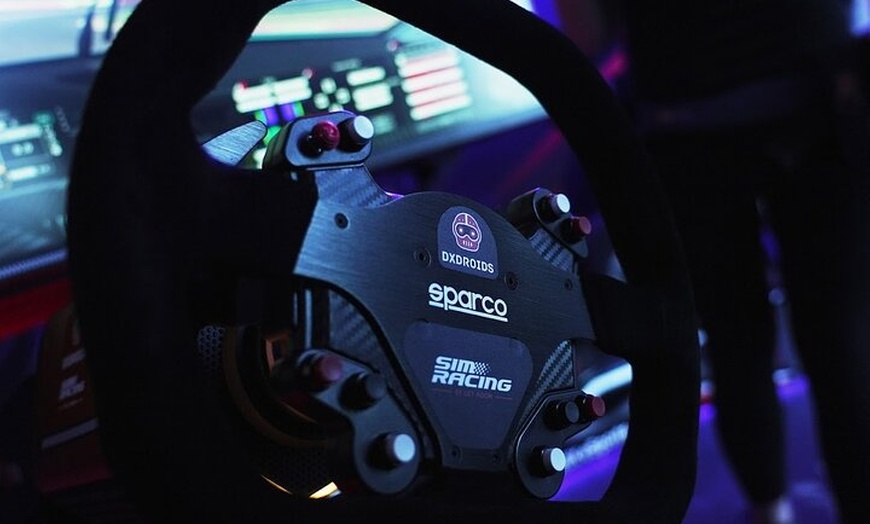 Image 4: Simulador de carreras de coches en el Casino Barcelona