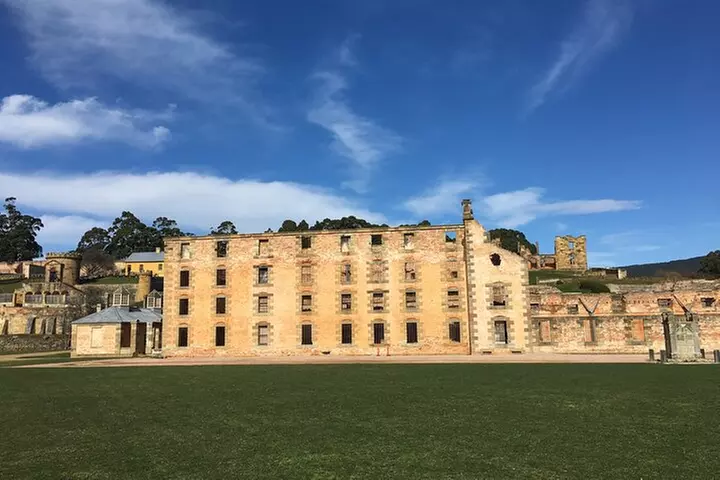 Port Arthur, Richmond and Tassie Devils Active Tour from Hobart