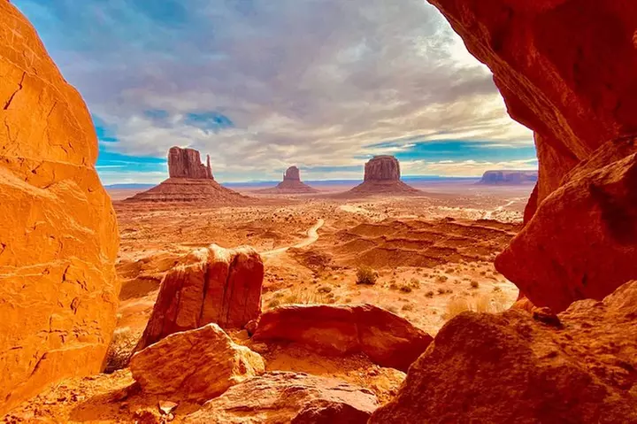 Monument Valley Extended Backcountry Tour
