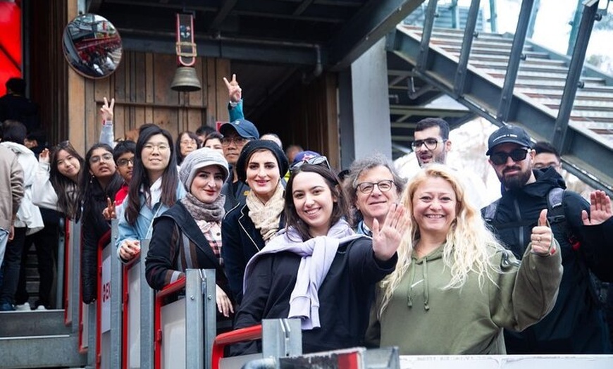 Image 8: Blue Mountain Tour with Hop on and Hop Off Bus