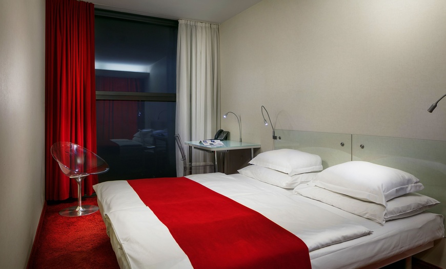 Image 4: ✈ REPUBBLICA CECA | Praga - Design Metropol Hotel 4* - City break