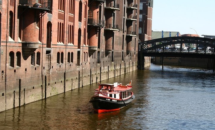 Image 8: Hamburger Hafenrundfahrt mit einer Barkasse