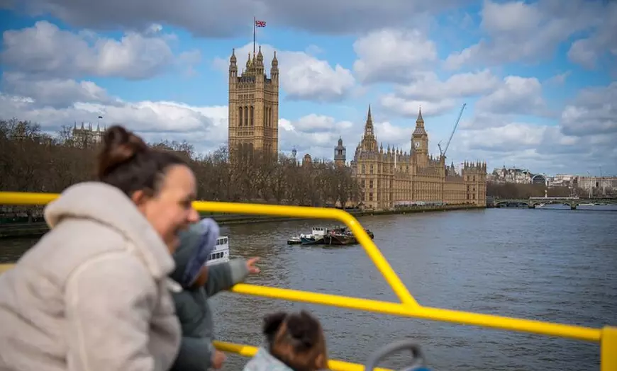 Image 17: London Tootbus Kids Tour with Bespoke Live Guided Commentary