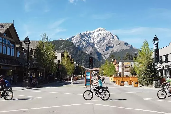 2-Hour Guided Banff Townsite e-Bike Explorer - Primary Image