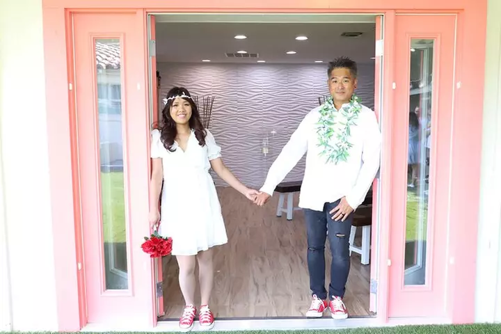Quickie Las Vegas Wedding at Paradise Wedding Chapel