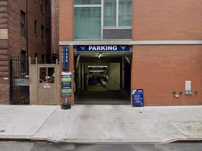 Parking at Centerpark - West 17th Garage