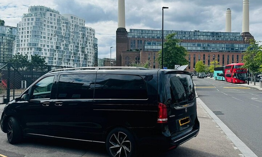 Image 12: London to Heathrow Airport Transfer