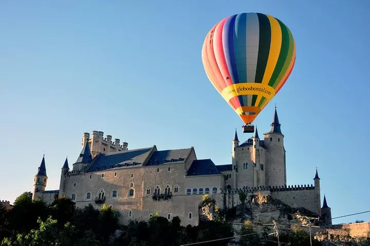 Paseo en Globo en Segovia o Toledo con Transporte opcional desde Madrid - Primary Image