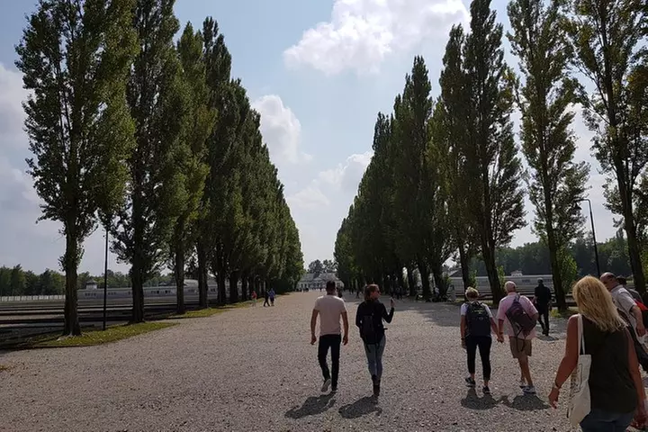 Tour ab München mit dem Zug zur KZ-Gedenkstätte Dachau