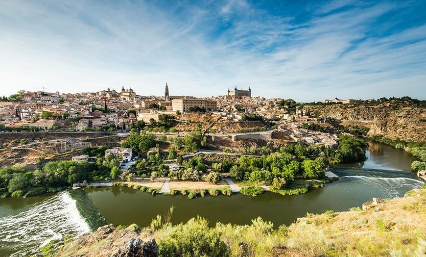 Image 4: Tour de la Ciudad de Toledo y Visita a Bodega con Cata de Vinos des...