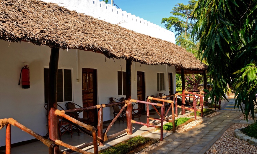 Image 3: ✈ ZANZIBAR | Nungwi - Amaan Beach Bungalow 3* - Nad morzem