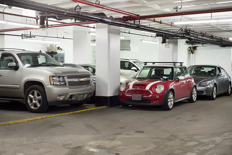 Parking at iPark - 650 Parking Corp. Garage